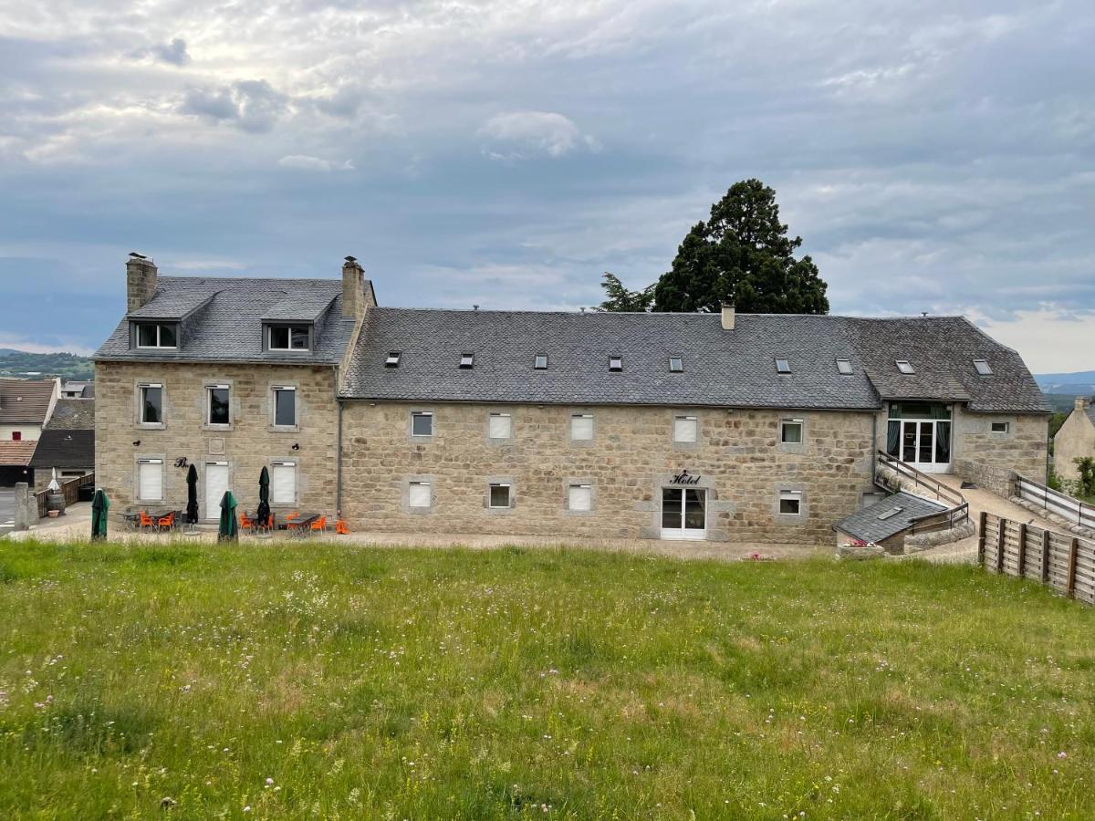 Отель La Ferme De L'Aubrac Омон-Обрак Экстерьер фото
